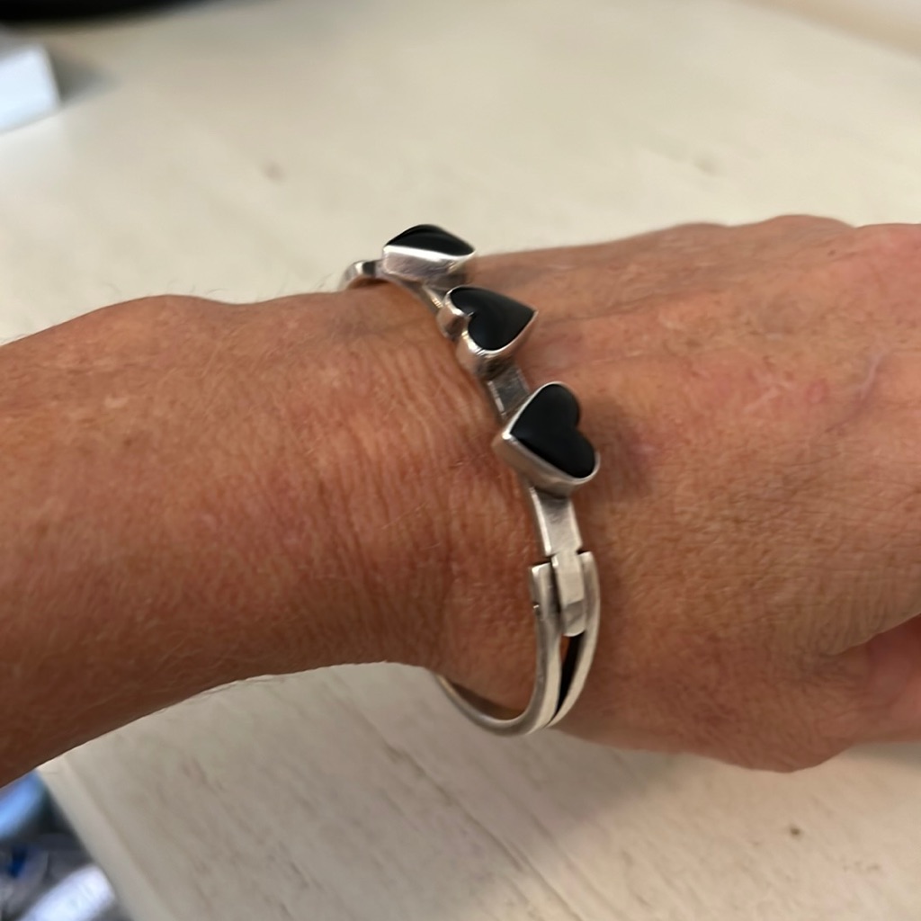 Vintage Taxco To-75 Sterling Silver & Onyx Heart Hinged Bracelet 925